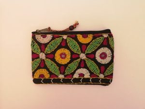 Pochette double face en tissu et brodée 7 bis